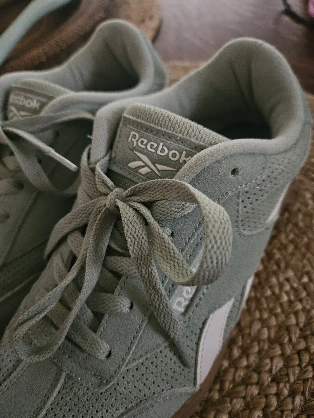 Reebok Forte Lounger Suede Sneakers Sage Green Gum Sole Women's Size 8 EUC